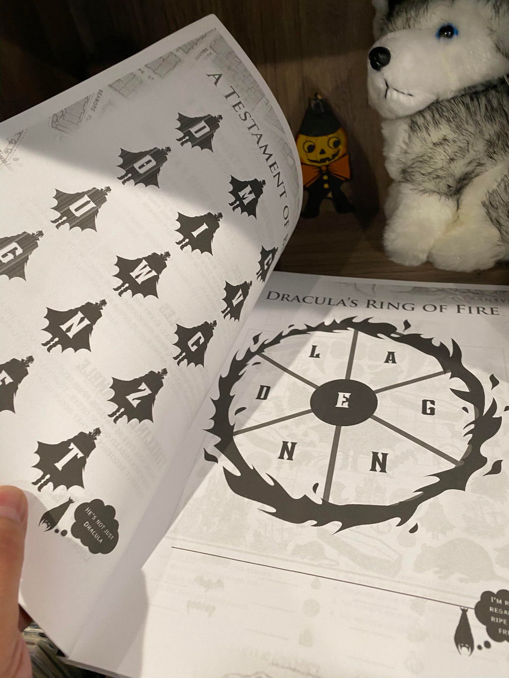 Dracula Puzzle Book, 90+ Drac-tivities